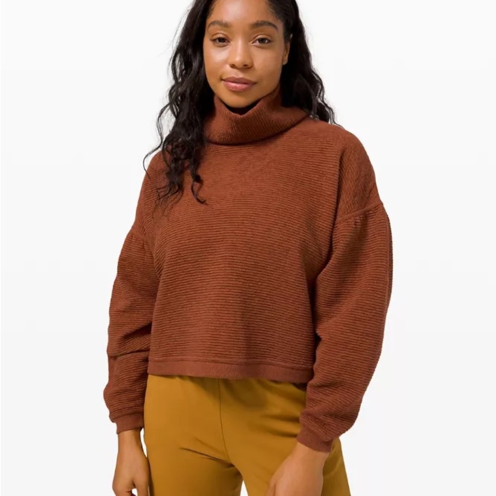 SOLD Lulu peaceful moments pullover M/L